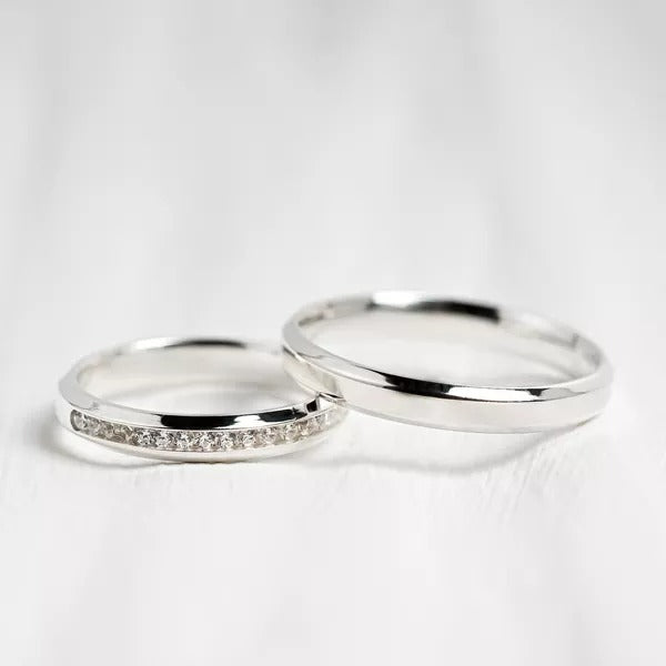 PAR DE ALIANÇAS DE NAMORO PRATA 950 3MM CANTO CHANFRADO 10 PEDRAS DE ZIRCONIA