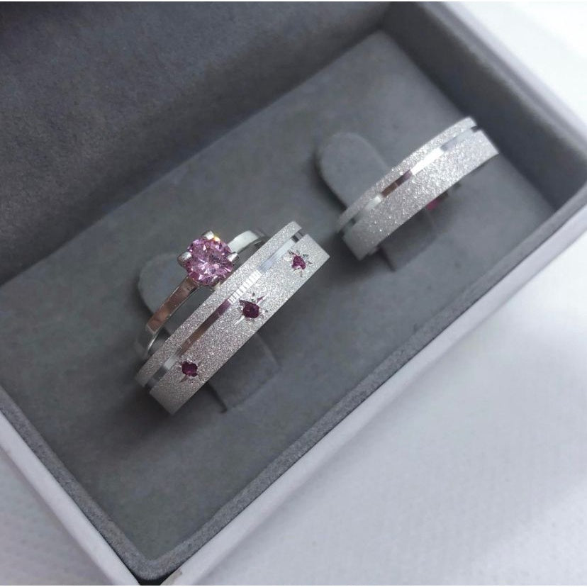 Par de alianças Estelar 4mm Rosa de namoro + Anel solitário Prata 950