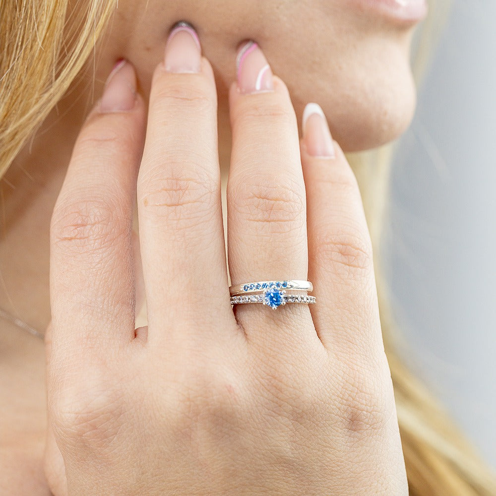 Par de alianças Mora 2mm Azul bebe de namoro + anel solitário Classic em prata 950